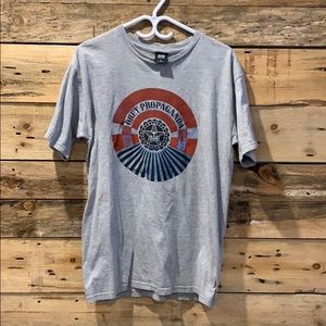 3/20 💵 Obey t-shirt